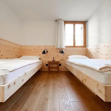Curtin Duas By Interhome *